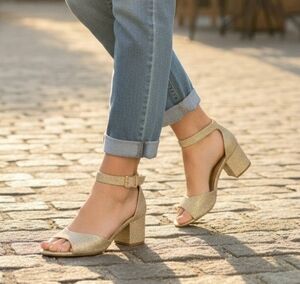 Dream Pairs Gold Sparkling  Sandals Shoes 2.5" Heel Women's Size 8 Evening Prom